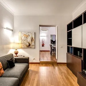  Apartment Holiday Bernini Near The Trevi Fountain - 4 Bedroom